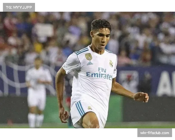 阿什拉夫身价6000万欧稳居右路核心，攻防两端贡献成巴黎战术关键